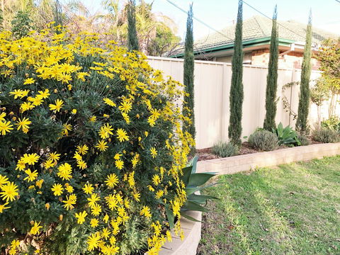 Beautiful Garden House - Darwin Tourism 2
