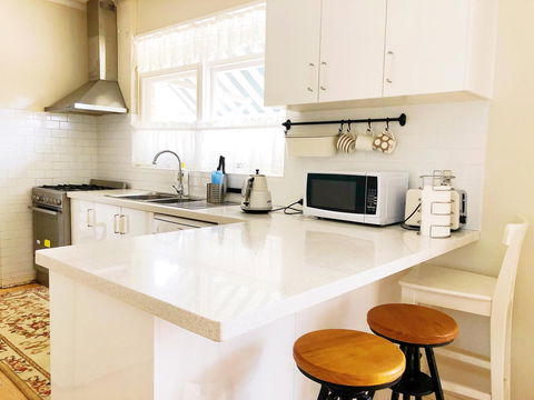 Beautiful Garden House - Darwin Tourism 15