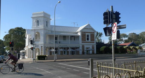 Grassmere House Magill - Darwin Tourism 26