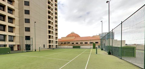 Hilton Adelaide - Darwin Tourism 8