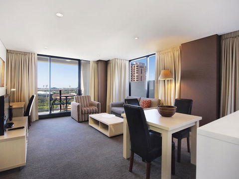 Oaks Adelaide Horizons Suites - Darwin Tourism 13
