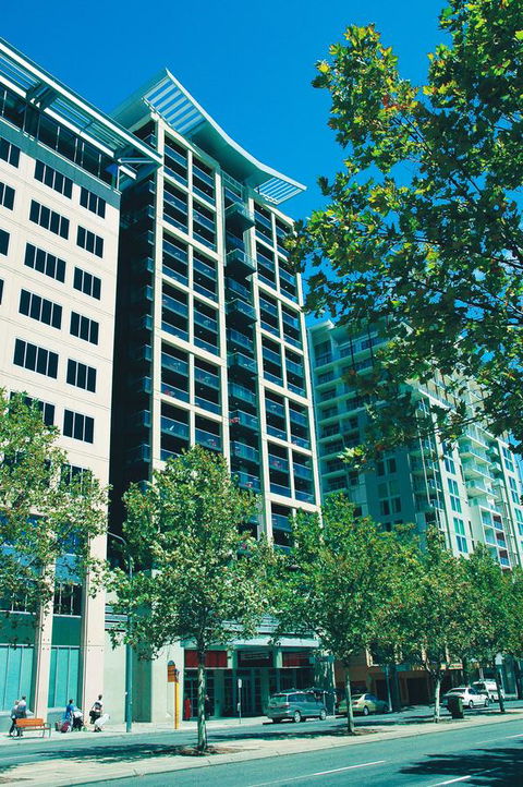 Oaks Adelaide Horizons Suites - Darwin Tourism 0