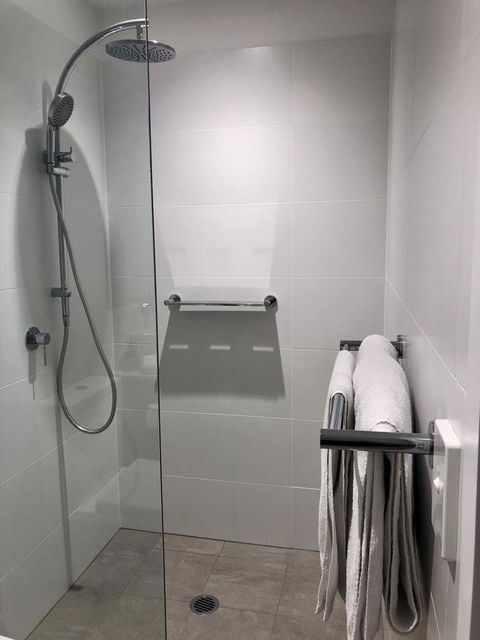 Resort Style Luxury City Apartment + Free Car Parking - Darwin Tourism 26