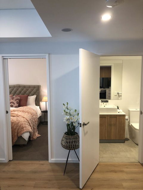 Resort Style Luxury City Apartment + Free Car Parking - Darwin Tourism 13