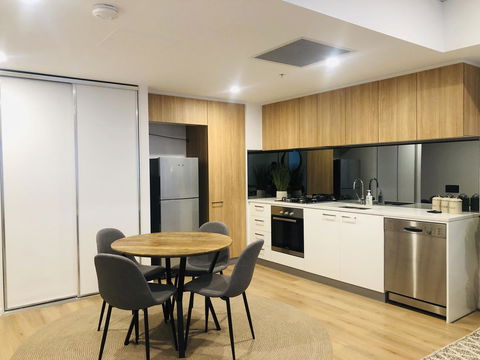 Resort Style Luxury City Apartment + Free Car Parking - Darwin Tourism 11