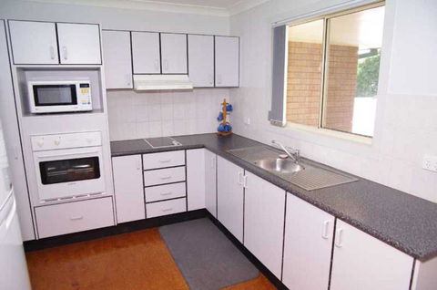 Bellhaven 1, 17 Willow Street - Darwin Tourism 0