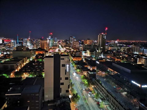 Modern CBD Apartment With Panoramic View - Darwin Tourism 5