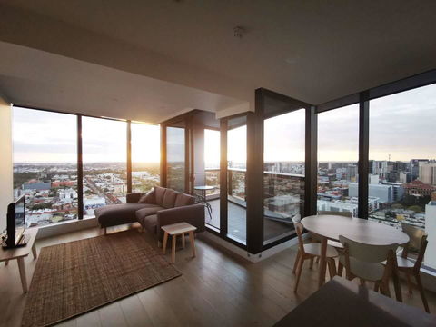 Modern CBD Apartment With Panoramic View - Darwin Tourism 0