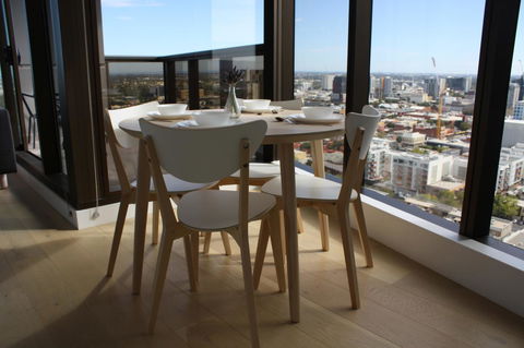 Modern CBD Apartment With Panoramic View - Darwin Tourism 1