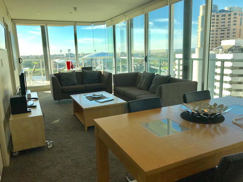 Adelaide DressCircle Apartments - North Terrace - Darwin Tourism 9