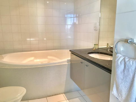 Adelaide DressCircle Apartments - North Terrace - Darwin Tourism 6