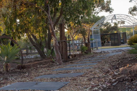 Seppelts View Cabins - Darwin Tourism 44