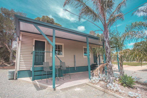 Seppelts View Cabins - Darwin Tourism 1