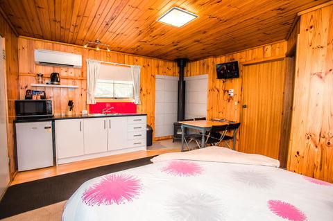 Seppelts View Cabins - Darwin Tourism 32