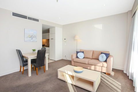 Pier Luxury Apartments - Darwin Tourism 11