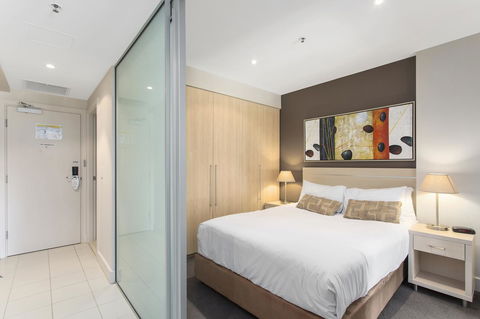Pier Luxury Apartments - Darwin Tourism 9
