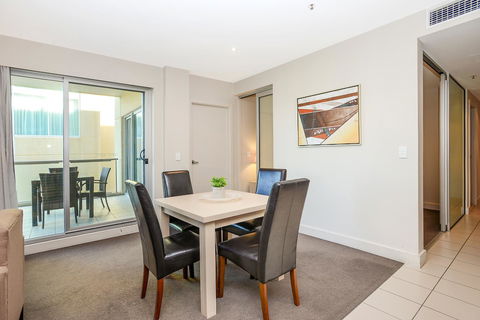 Pier Luxury Apartments - Darwin Tourism 23