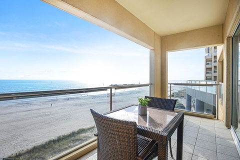 Pier Luxury Apartments - Darwin Tourism 7