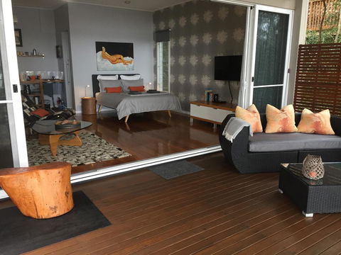 Smiths Lake House - Darwin Tourism 1
