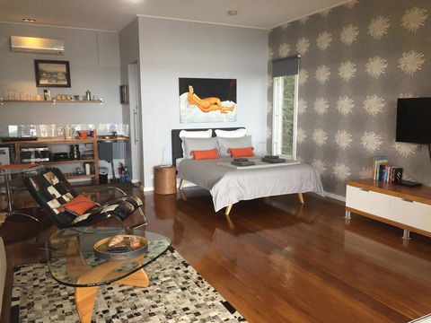 Smiths Lake House - Darwin Tourism 9