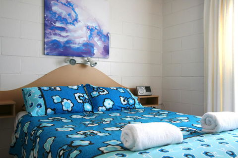 Lake Edge Apartments - Darwin Tourism 5