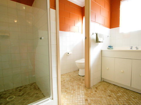 Lake Edge Apartments - Darwin Tourism 25
