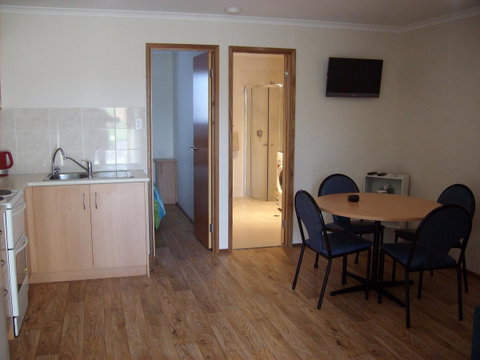 Jacko's Holiday Cabins - Darwin Tourism 3