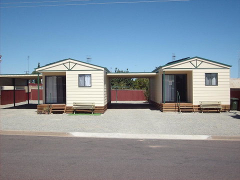 Jacko's Holiday Cabins - Darwin Tourism 0