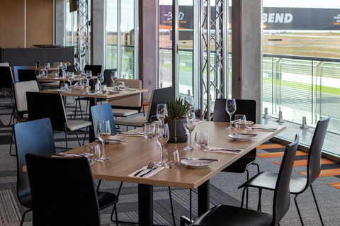 Rydges Pit Lane - Darwin Tourism 39