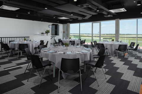 Rydges Pit Lane - Darwin Tourism 14