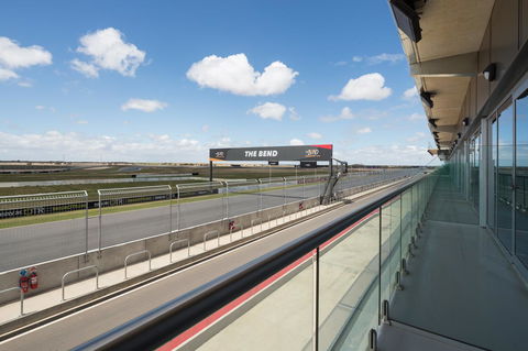Rydges Pit Lane - Darwin Tourism 1