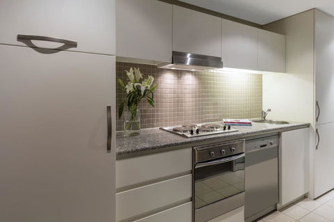 Apartments @ 16 Holdfast - Darwin Tourism 7
