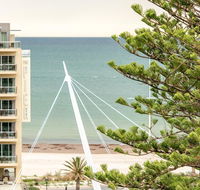 Beachside luxury  comfort ocean views in Glenelg - Darwin Tourism