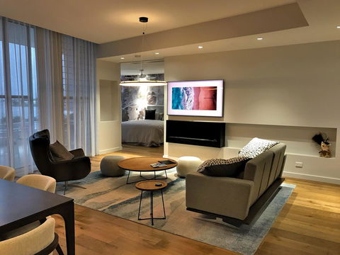 Penthouse On The Promenade - Darwin Tourism 4