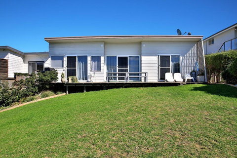 Culburra Beachhouse - Darwin Tourism 11