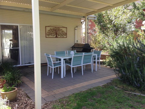 Jack\'s House B&B Clare - Darwin Tourism 5