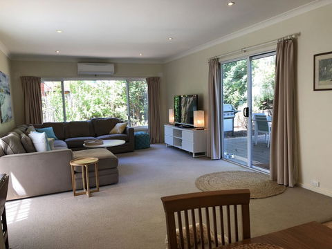 Jack\'s House B&B Clare - Darwin Tourism 9