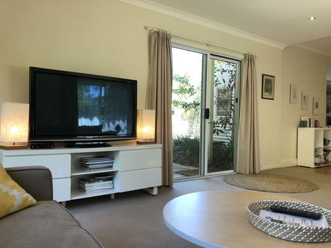Jack\'s House B&B Clare - Darwin Tourism 13