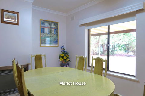 The Lyndoch Motel - Darwin Tourism 30