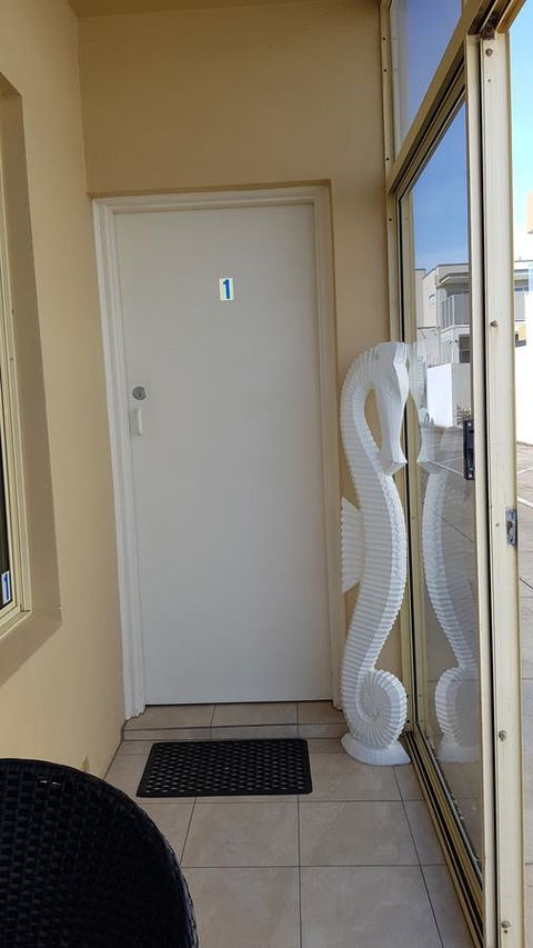 Acaill Accommodation Esplanade Living Self Check-In Self Check-Out - Darwin Tourism 42