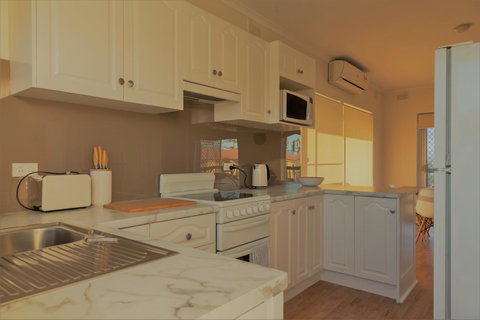 Henley Beach South, Amazing Views, Huge Private Balcony! - Darwin Tourism 16