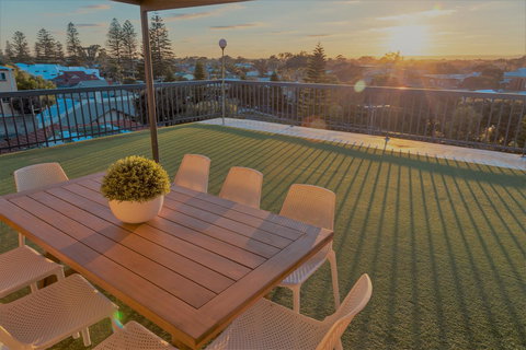 Henley Beach South, Amazing Views, Huge Private Balcony! - Darwin Tourism 0