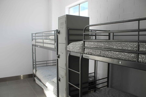 Perth City Backpackers Hostel - Note - Valid Passport Required To Check In - Darwin Tourism 4