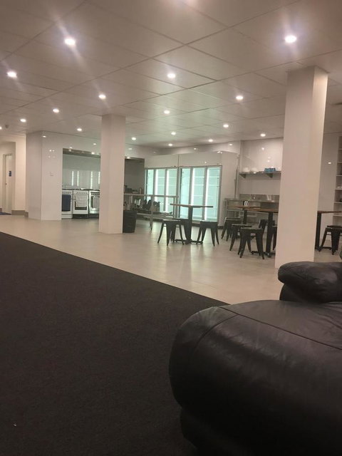 Perth City Backpackers Hostel - Note - Valid Passport Required To Check In - Darwin Tourism 11