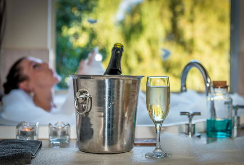 Chimes Spa Retreat - Darwin Tourism 16