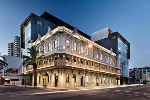 The Melbourne Hotel - Darwin Tourism 0