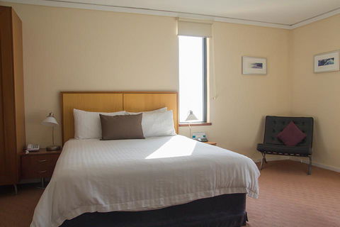 Ocean Beach Hotel - Darwin Tourism 1