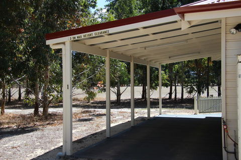 Sapphire Chalets, Augusta - Darwin Tourism 7