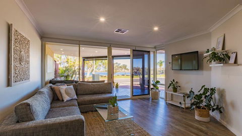 Starboard Views Kalbarri - River Front Apartment - Darwin Tourism 0