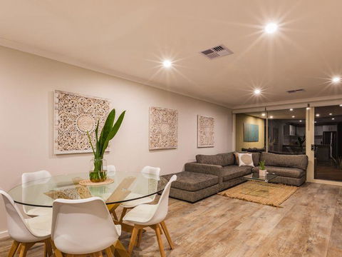 Starboard Views Kalbarri - River Front Apartment - Darwin Tourism 3